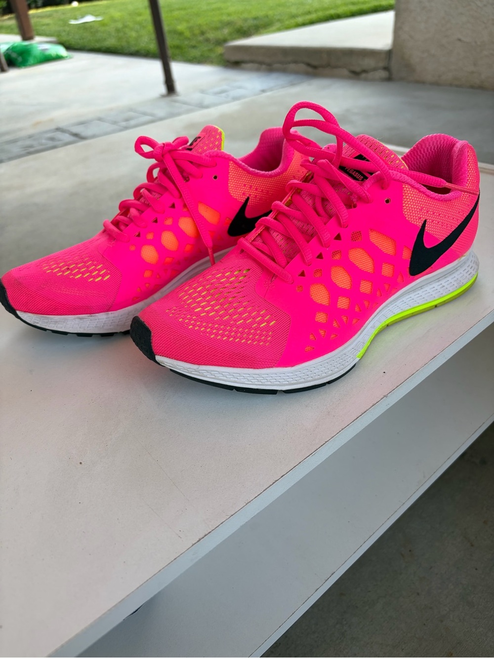 Nike Running Neutral Ride Responsive Sneakers, size 8